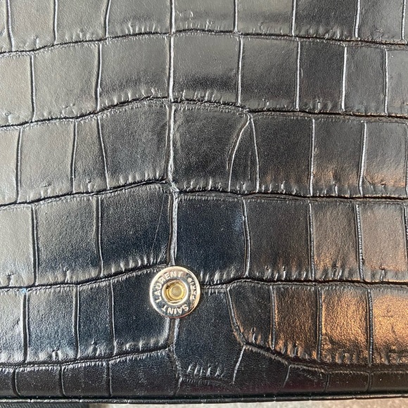 SAINT LAURENT
YSL Croc-Embossed Leather Wallet on Chain Monogram Black silver - Picture 10 of 12